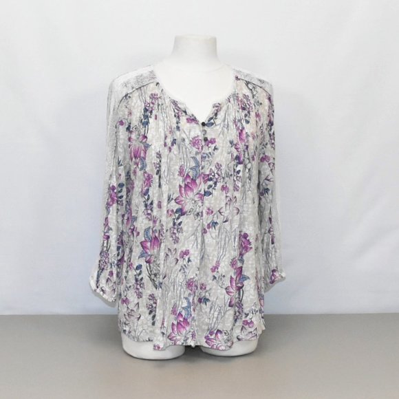 Style & Co. Tops - Ladies lace sleeve top